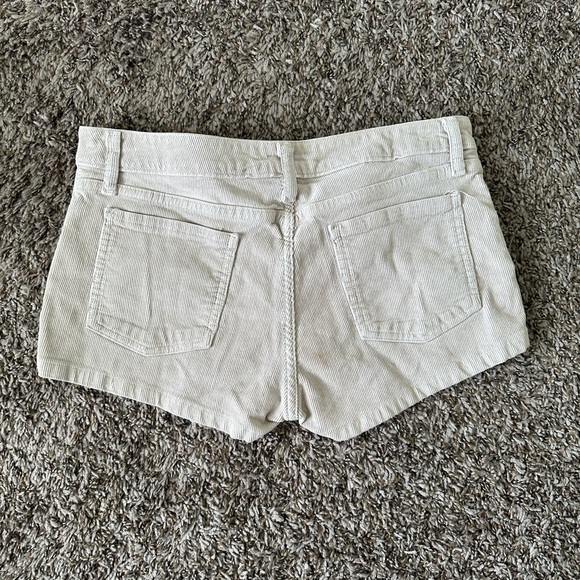 Light cream shorts - Picture 2 of 3
